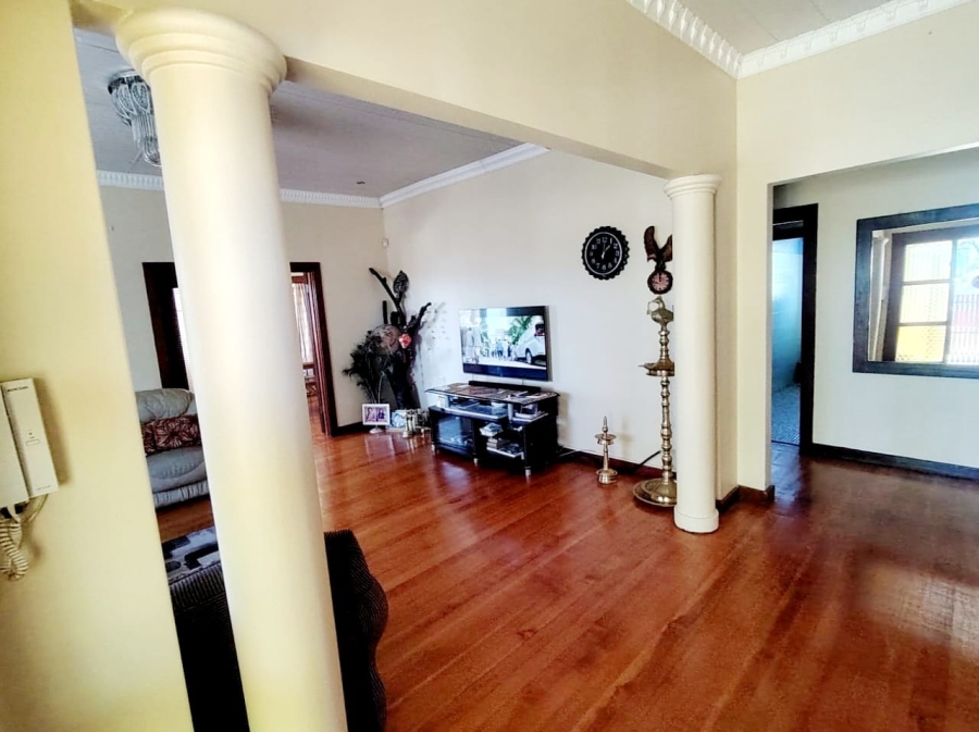 6 Bedroom Property for Sale in Baysville Eastern Cape